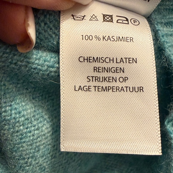 Ellen Tracy 100% Cashmere Light Blue Crew Neck Sweater - Picture 4 of 6